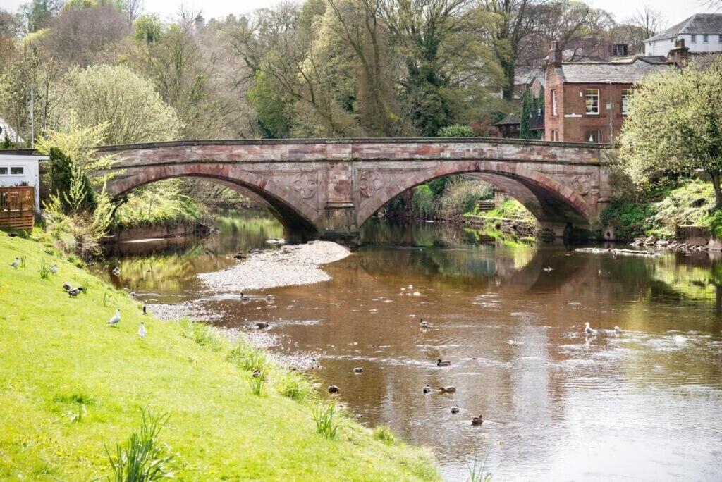 Quirky Cottage In The Centre Of Penrith With A Hot Tub Exterior foto